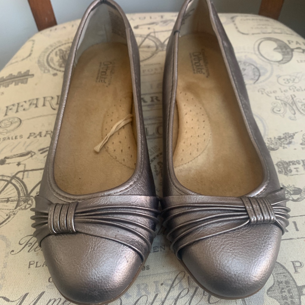 Women’s Flat Dress Shoes